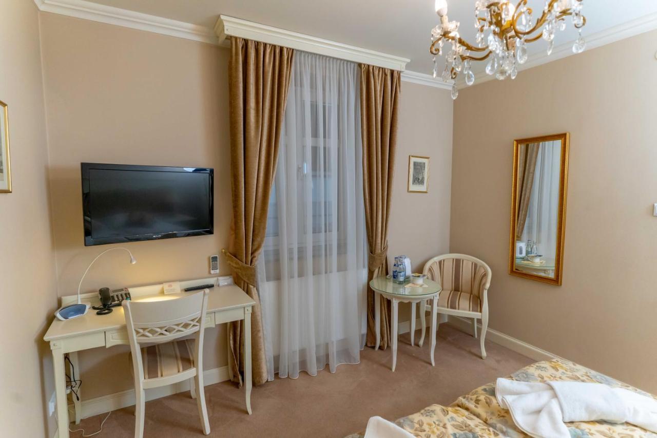 Resovia Residence Hotel*** Rzeszow Exterior photo