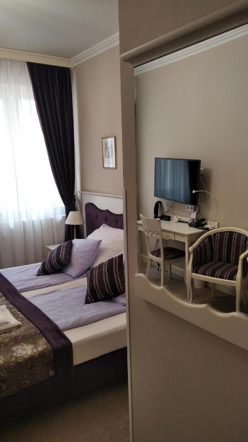 Resovia Residence Hotel*** Rzeszow Exterior photo